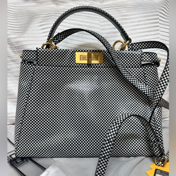 🛍️Fendi Peekaboo vintage never used limited edition absolutely fabulous - Picture 1 of 12